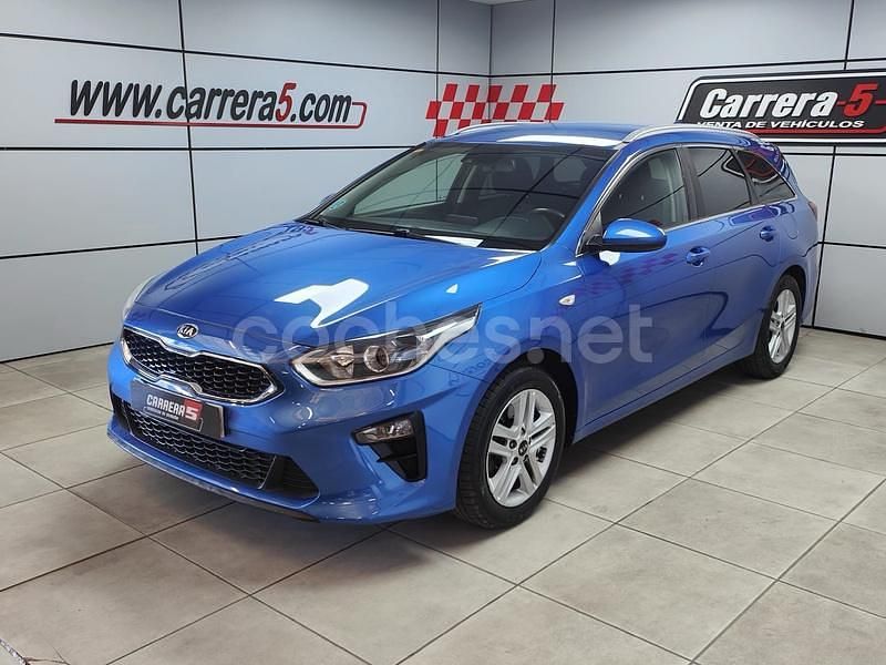 Usado Kia Ceed 140 CV (102 kW) 2019 Azul Utilitario