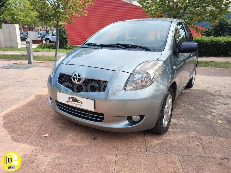 Gris Usado 2009 Toyota Yaris Utilitario | 7999 € (Precio justo) - Imagen 1/4