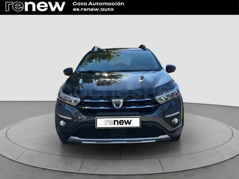 Usado Dacia Sandero Essentiel 100 CV (73 kW) 2021 Gris / plata Berlina