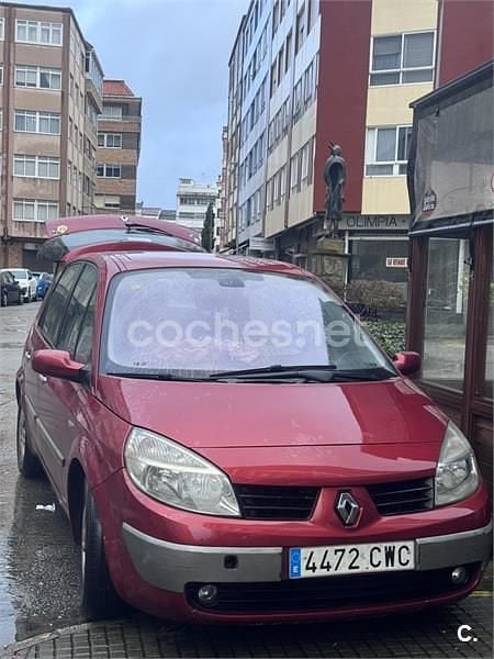 Usado Renault Scénic II Dynamique 120 CV (88 kW) 2004 Granate Monovolumen