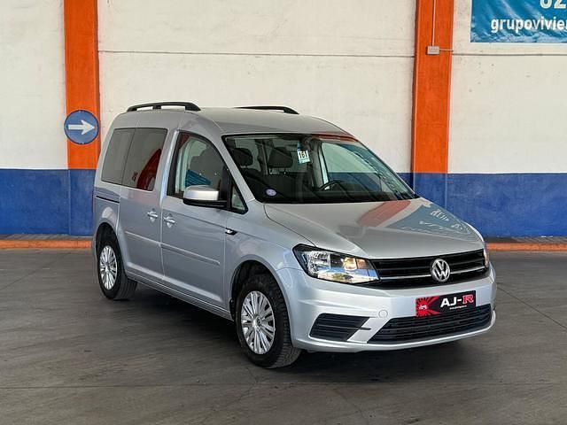 Usado VW Caddy Edition 102 CV (75 kW) 2017 Gris plata Monovolumen
