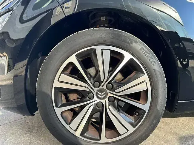 Usado Citroën C4 Feel 130 CV (95 kW) 2016 Negro