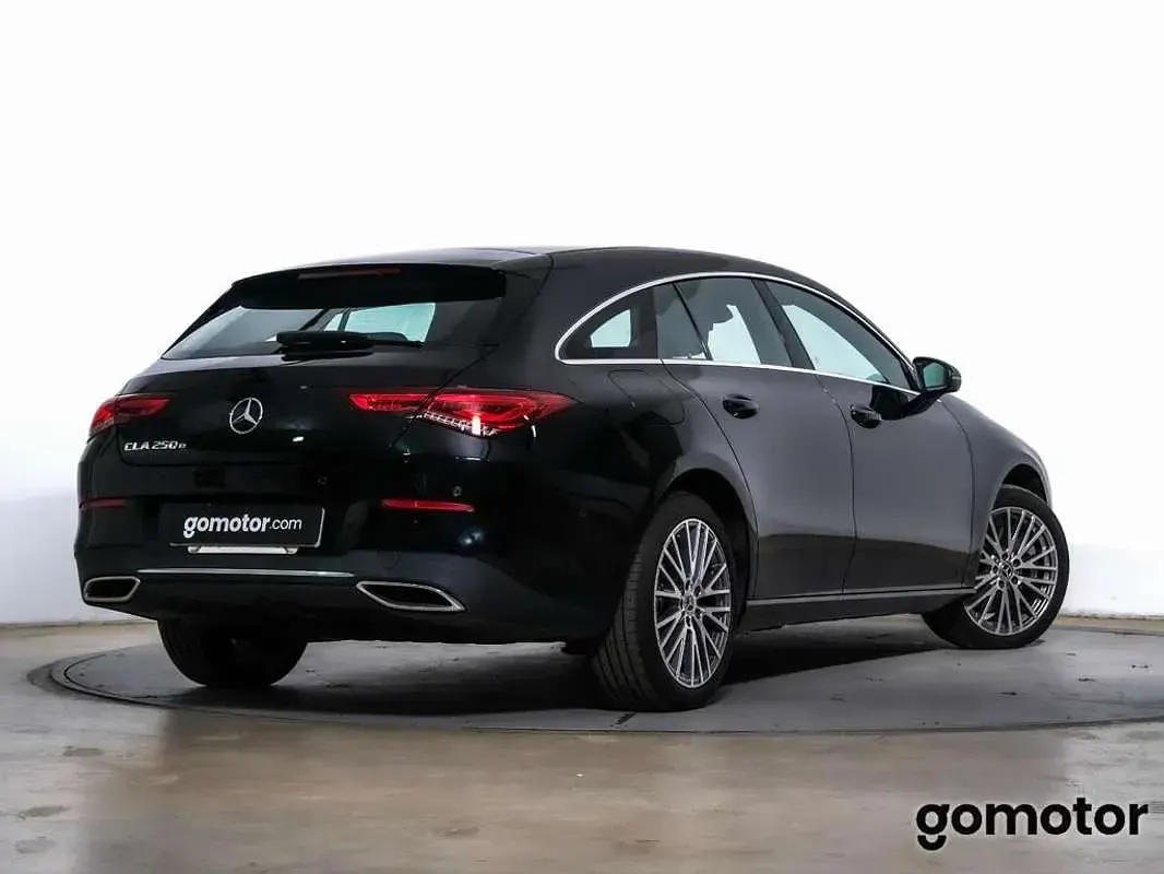Usado Mercedes CLA250 218 CV (160 kW) 2023 Negro Coupe