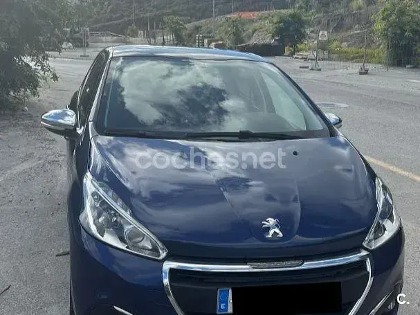 Usado Peugeot 208 Style 82 CV (60 kW) 2017 Azul Utilitario
