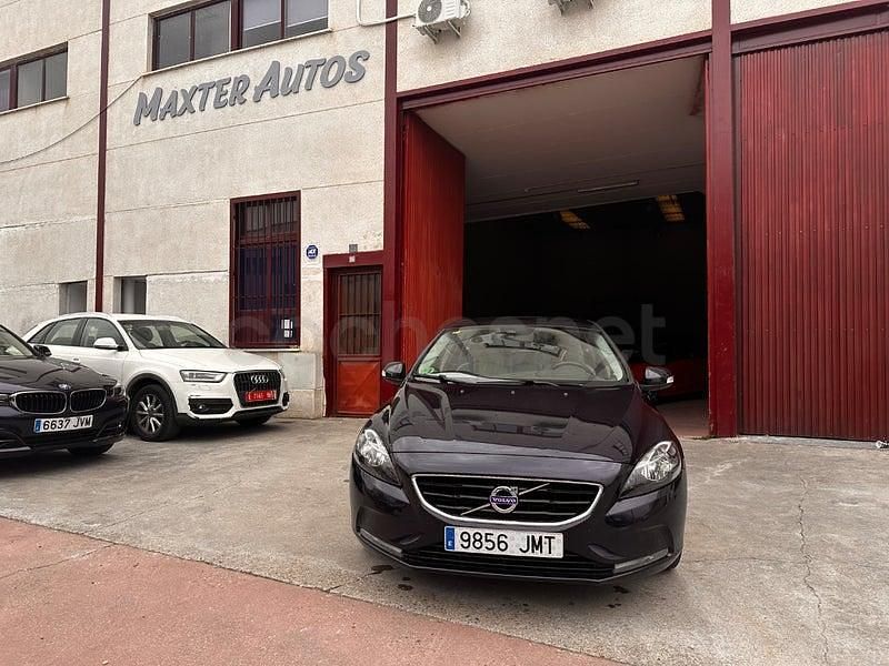 Usado Volvo V40 Kinetic 122 CV (89 kW) 2016 Azul Berlina