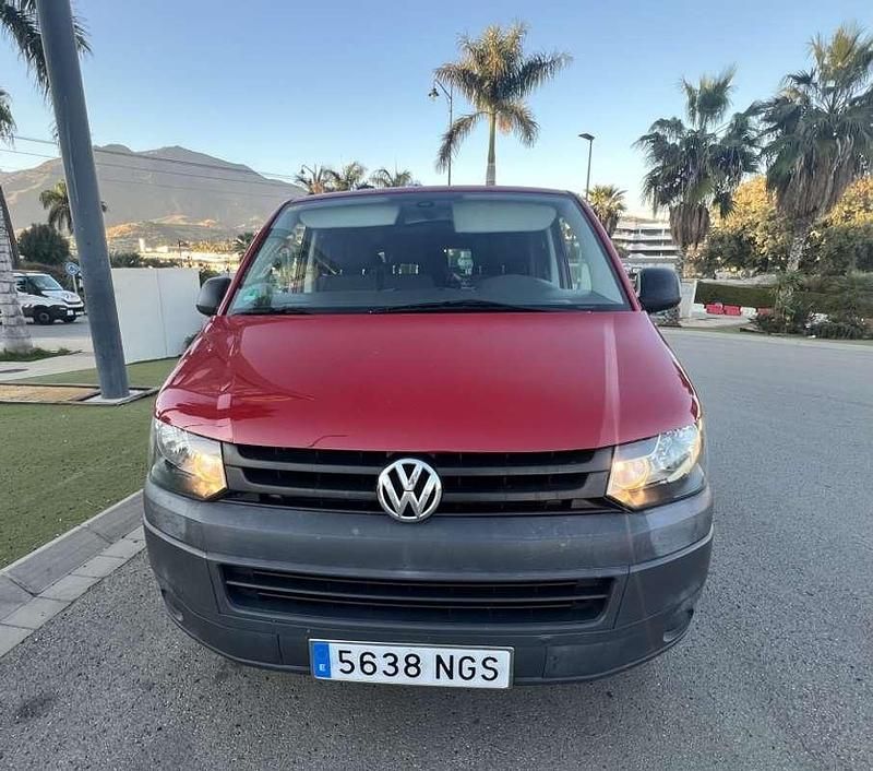 Rojo Usado 2012 VW Caravelle Comfortline Monovolumen | 16.900 € (Precio justo) - Imagen 1/4