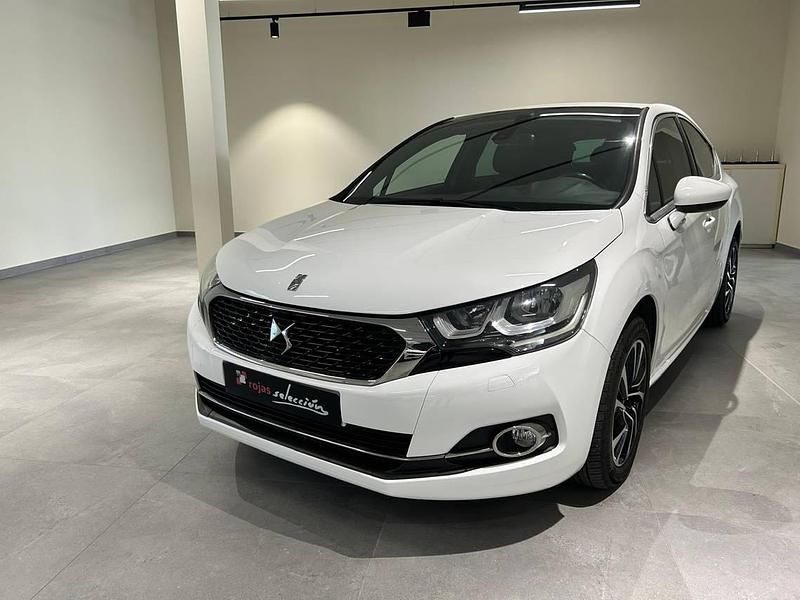 Usado DS Automobiles DS4 Design 114 CV (83 kW) 2015 Blanco SUV