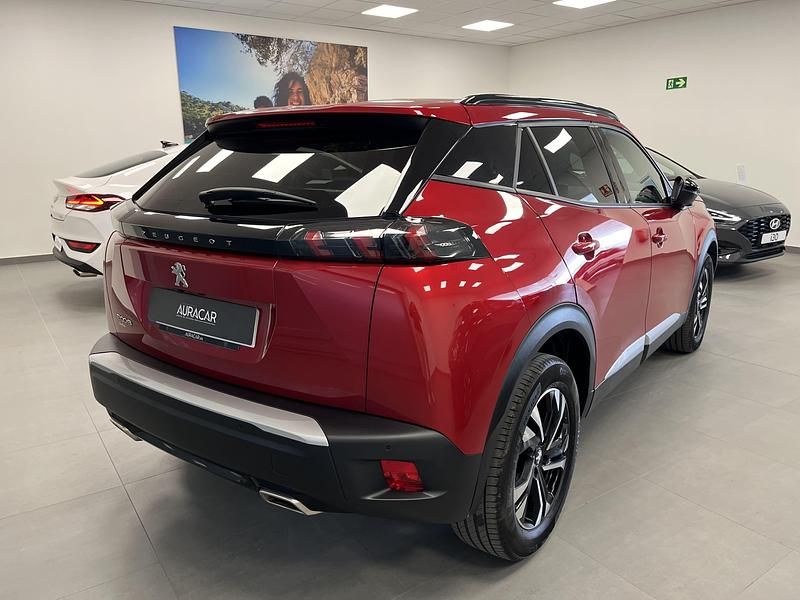 Usado Peugeot 2008 Allure 130 CV (95 kW) 2022 Rojo SUV
