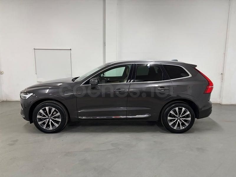 Begagnad Volvo XC60 Core 351 HK (258 kW) 2021 Grå SUV