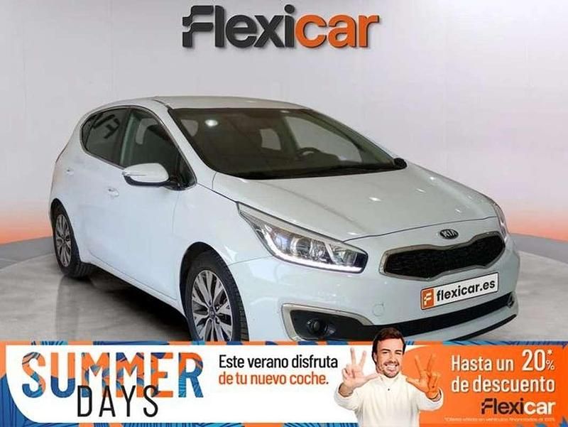 Blanco Usado 2016 Kia Ceed Berlina | 9790 € (Buen precio) - Imagen 1/4