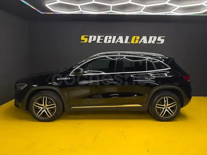 Usado Mercedes GLA180 136 CV (100 kW) 2022 Negro SUV