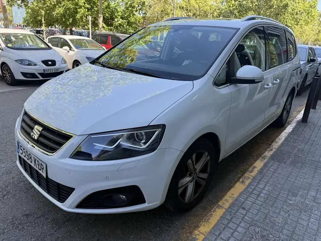 Usado Seat Alhambra Style 184 CV (135 kW) 2017 Blanco Monovolumen