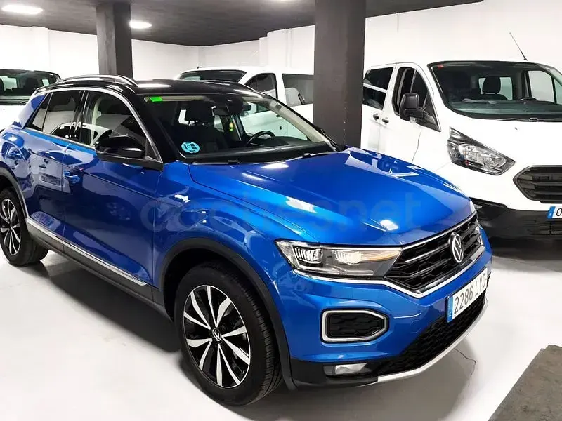 Usado VW T-Roc Advance 110 CV (80 kW) 2022 Azul SUV
