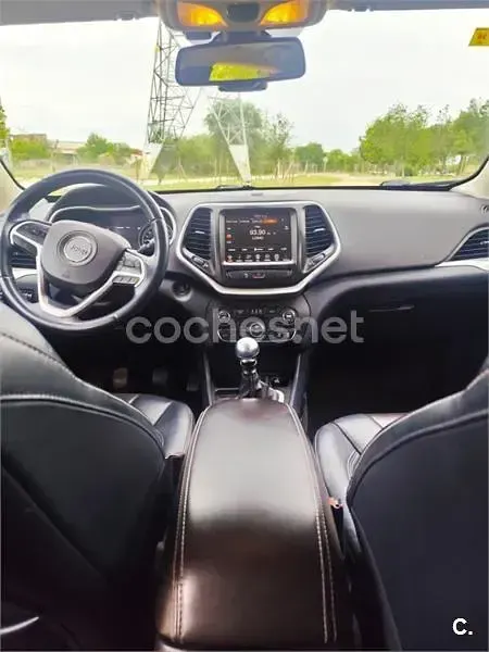 Usado Jeep Cherokee Limited 140 CV (102 kW) 2015 Negro SUV