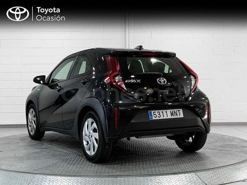 Usado Toyota Aygo X Play 72 CV (52 kW) 2024 Negro SUV