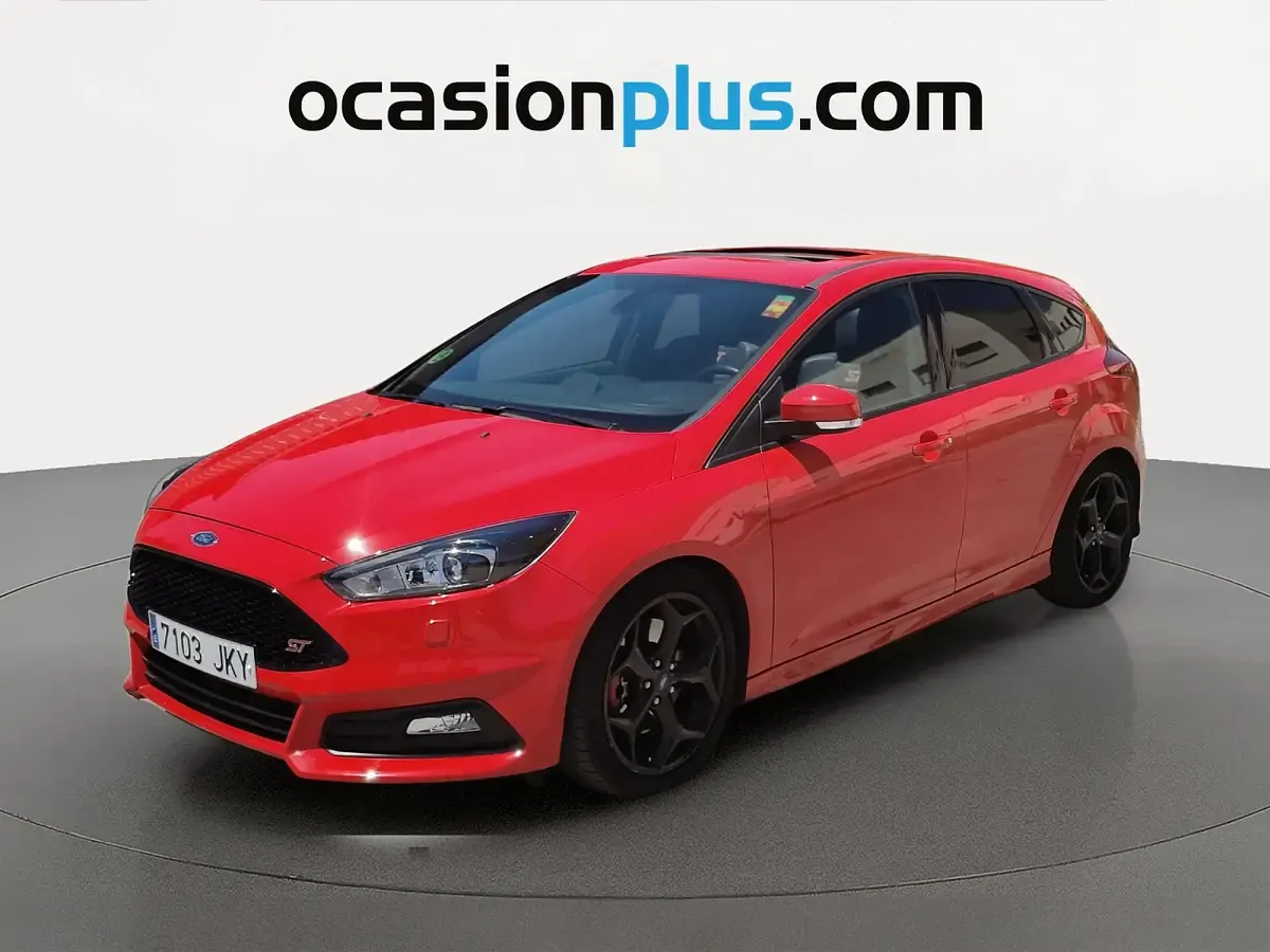 Käytetty Ford Focus ST 185 HP (136 kW) 2015 Viistoperä