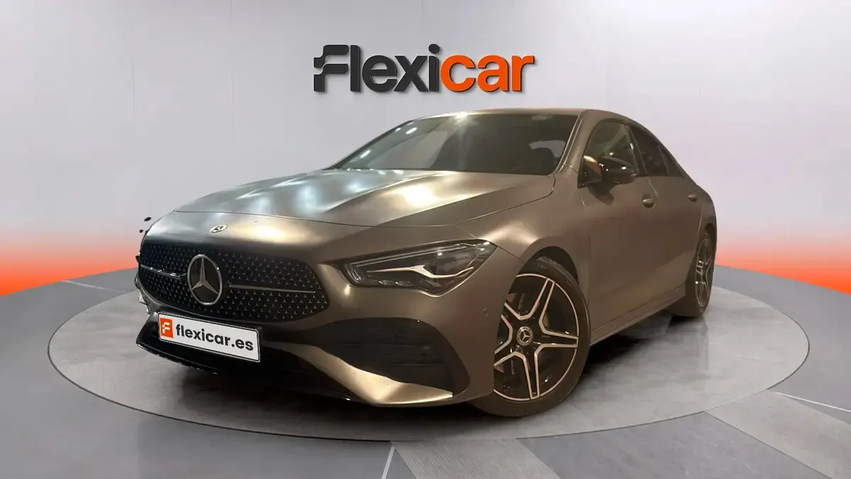 Usado Mercedes CLA200 150 CV (110 kW) 2025 Gris Berlina