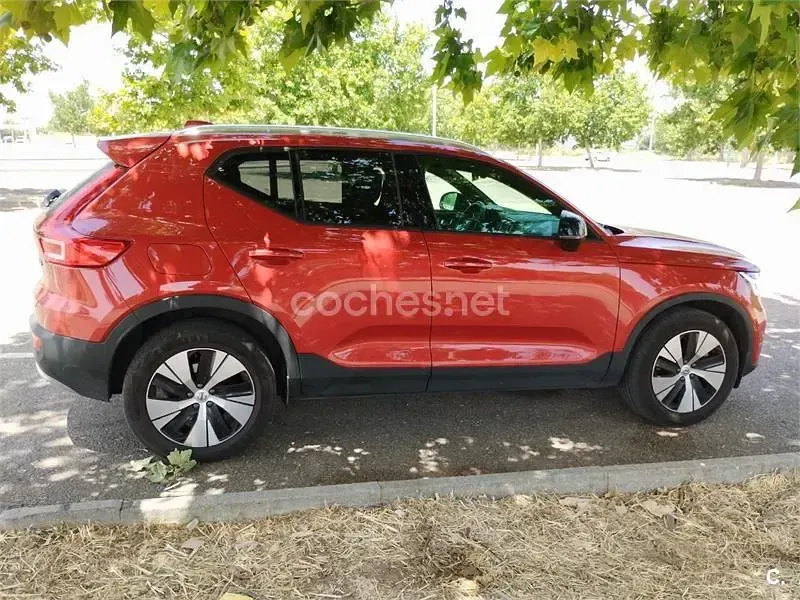 Usado Volvo XC40 Core 163 CV (119 kW) 2022 Granate SUV