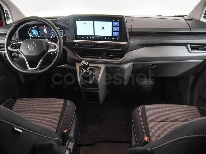 Usado VW Caravelle 110 CV (80 kW) 2025 Rojo Van