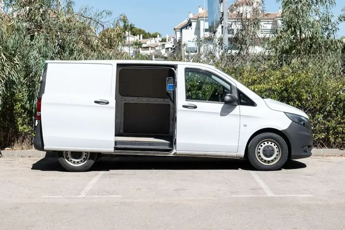 Usado Mercedes Vito 102 CV (75 kW) 2021 Blanco Van