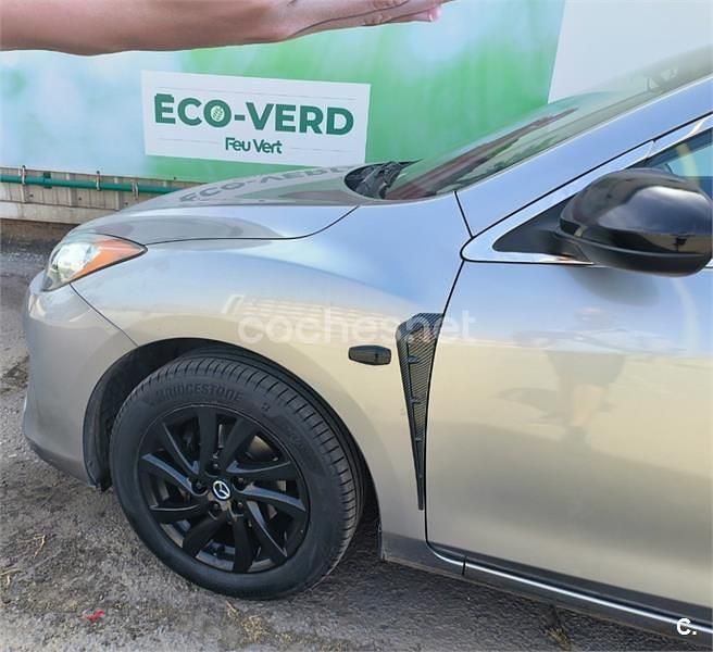 Usado Mazda 3 115 CV (84 kW) 2012 Gris / plata Berlina