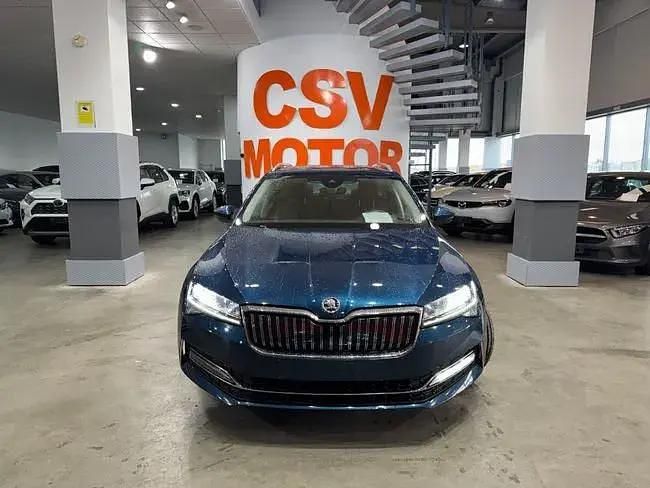 Usado Skoda Superb Style 219 HP (161 kW) 2021 Azul Carrinha