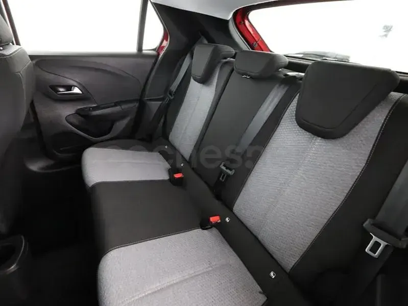 Usado Opel Corsa 100 CV (73 kW) 2024 Granate Utilitario