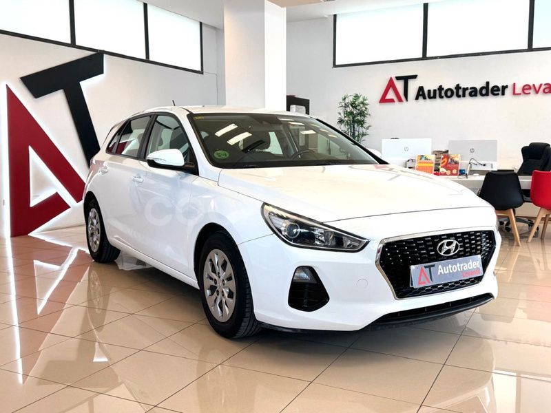 Blanco Usado 2018 Hyundai i30 GO! Berlina | 10.499 € (Buen precio) - Imagen 1/4