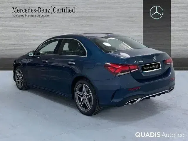 Usado Mercedes A250 218 CV (160 kW) 2022 Azul denim