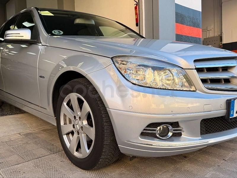 Usado Mercedes C250 Avantgarde 204 CV (150 kW) 2009 Gris / plata Berlina