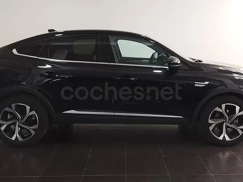 Usado Renault Arkana Techno 145 CV (106 kW) 2024 Negro SUV
