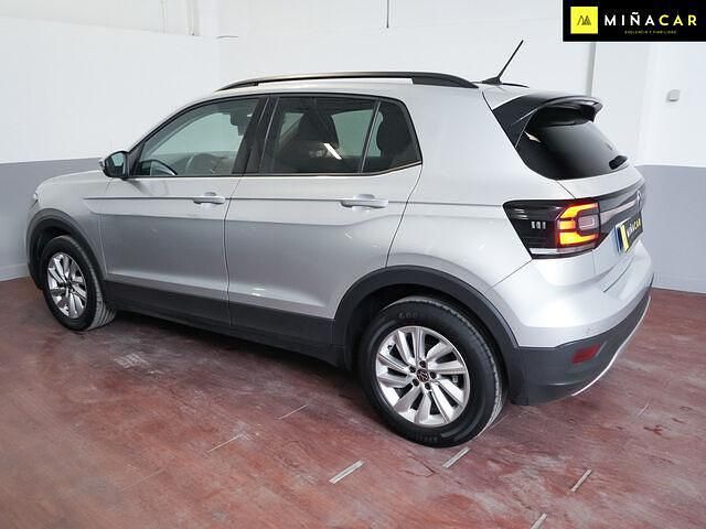 Usado VW T-Cross Advance 110 CV (80 kW) 2022 Gris plata SUV