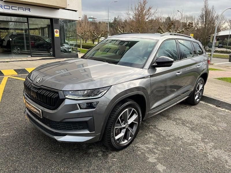 Usado Skoda Kodiaq SportLine 150 CV (110 kW) 2022 Gris / plata SUV