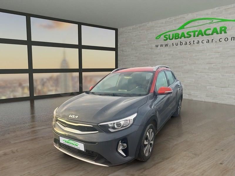 Gris / plata Usado 2021 Kia Stonic SUV | 12.900 € (Precio justo) - Imagen 1/3
