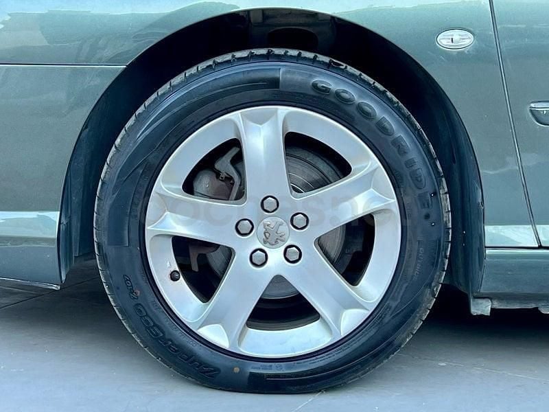 Usado Peugeot 407 Premium 136 CV (100 kW) 2007 Gris / plata Berlina