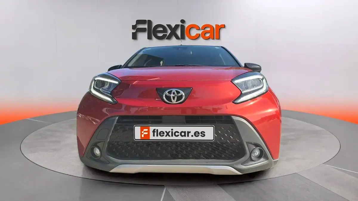 Usado Toyota Aygo X Play 72 CV (52 kW) 2022 Rojo SUV