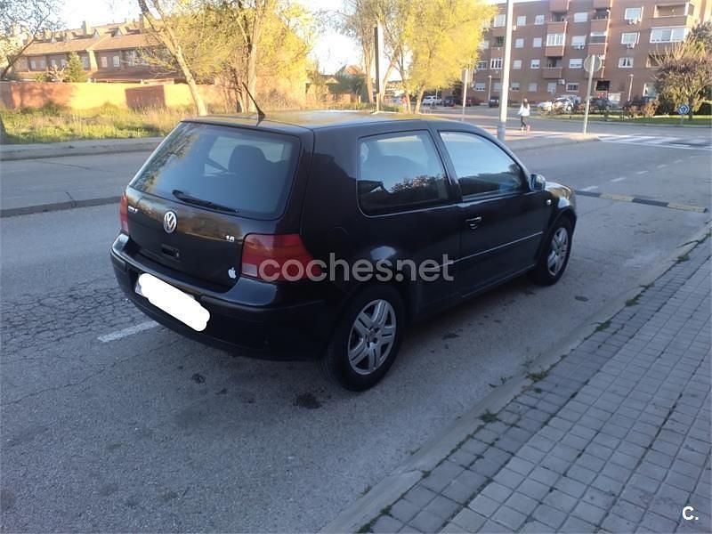 Usado VW Golf IV 105 CV (77 kW) 2004 Negro Berlina