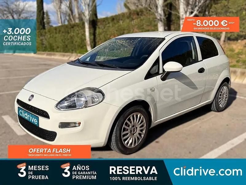 Usado Fiat Punto Young 69 CV (50 kW) 2015 Blanco Utilitario
