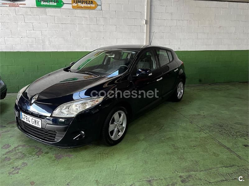 Usado Renault Mégane Dynamique 130 CV (95 kW) 2010 Negro Berlina