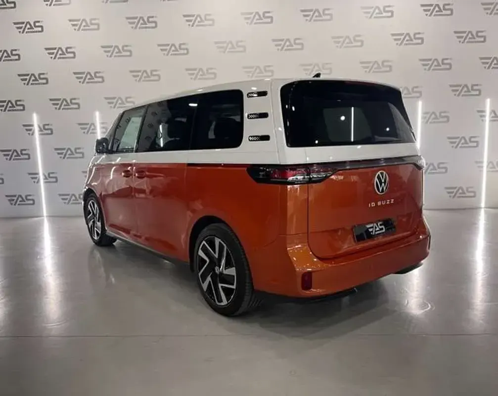Begagnad VW ID. Buzz Edition 150 kW (204 HK) 2023 Orange Minibuss