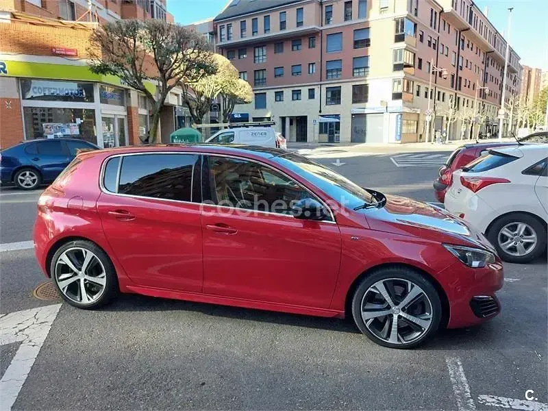 Usado Peugeot 308 GT 180 CV (132 kW) 2017 Granate Berlina