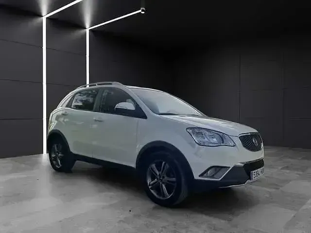 Usado SsangYong Korando 175 CV (128 kW) 2012 Blanco SUV
