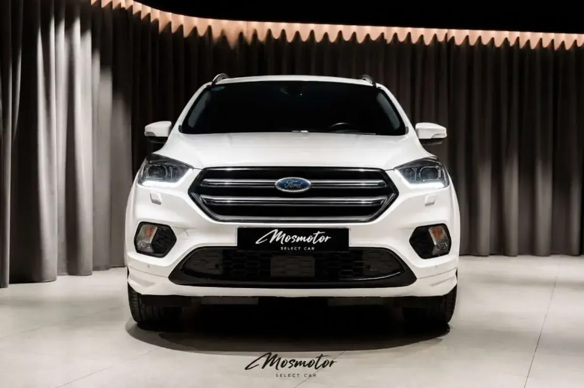 Usado Ford Kuga ST-Line 150 CV (110 kW) 2019 Blanco SUV
