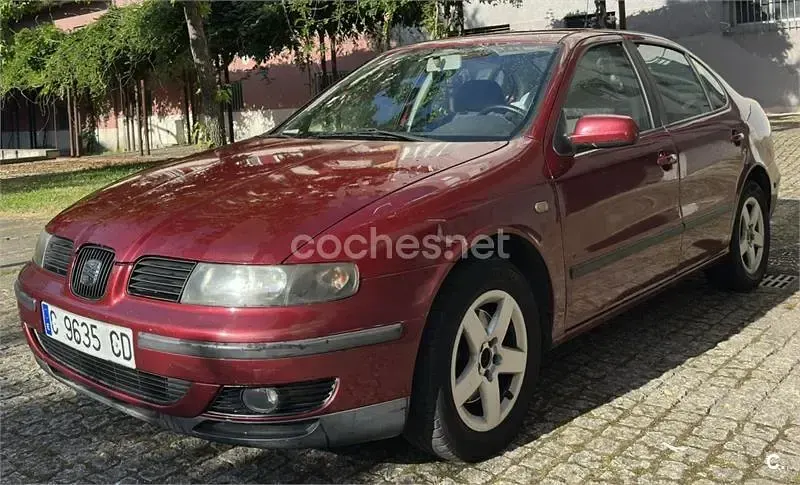 Usado Seat Toledo Sport 110 CV (80 kW) 1999 Granate Berlina