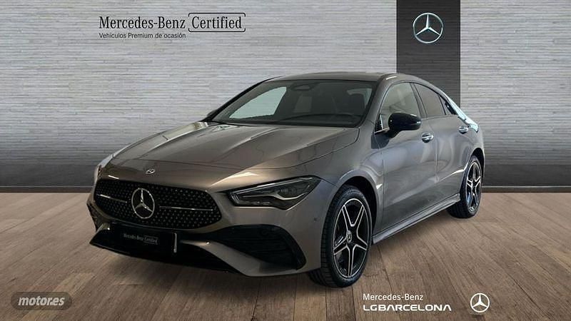 Gris / plateado Usado 2024 Mercedes CLA250e AMG line Berlina | 41.900 € (Precio justo) - Imagen 1/4