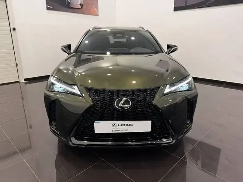 Usado Lexus UX 300h Sport Line 199 CV (146 kW) 2026 Verde SUV