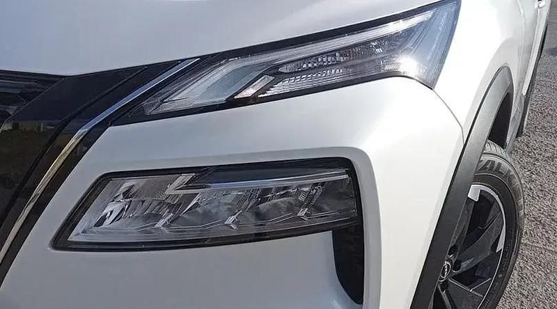 Usado Nissan X-Trail N-Connecta 214 CV (157 kW) 2025 Lunar white galaxy black metalizado SUV