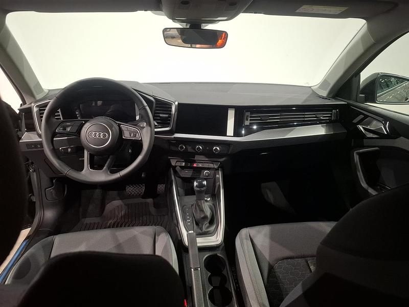 Usado Audi A1 116 CV (85 kW) 2025 Gris cronos metalizado / negro mito SUV