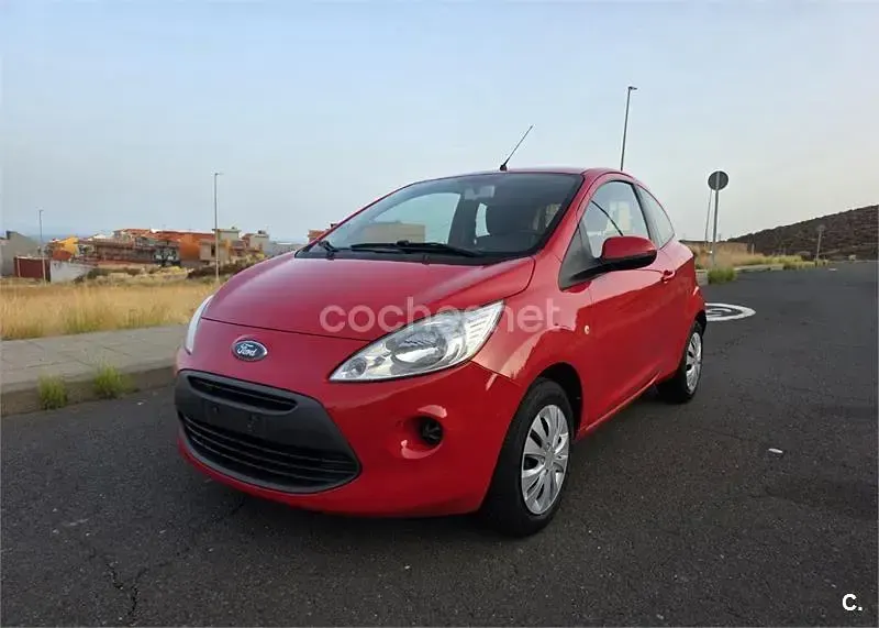 Usado Ford Ka 69 CV (50 kW) 2015 Rojo Berlina