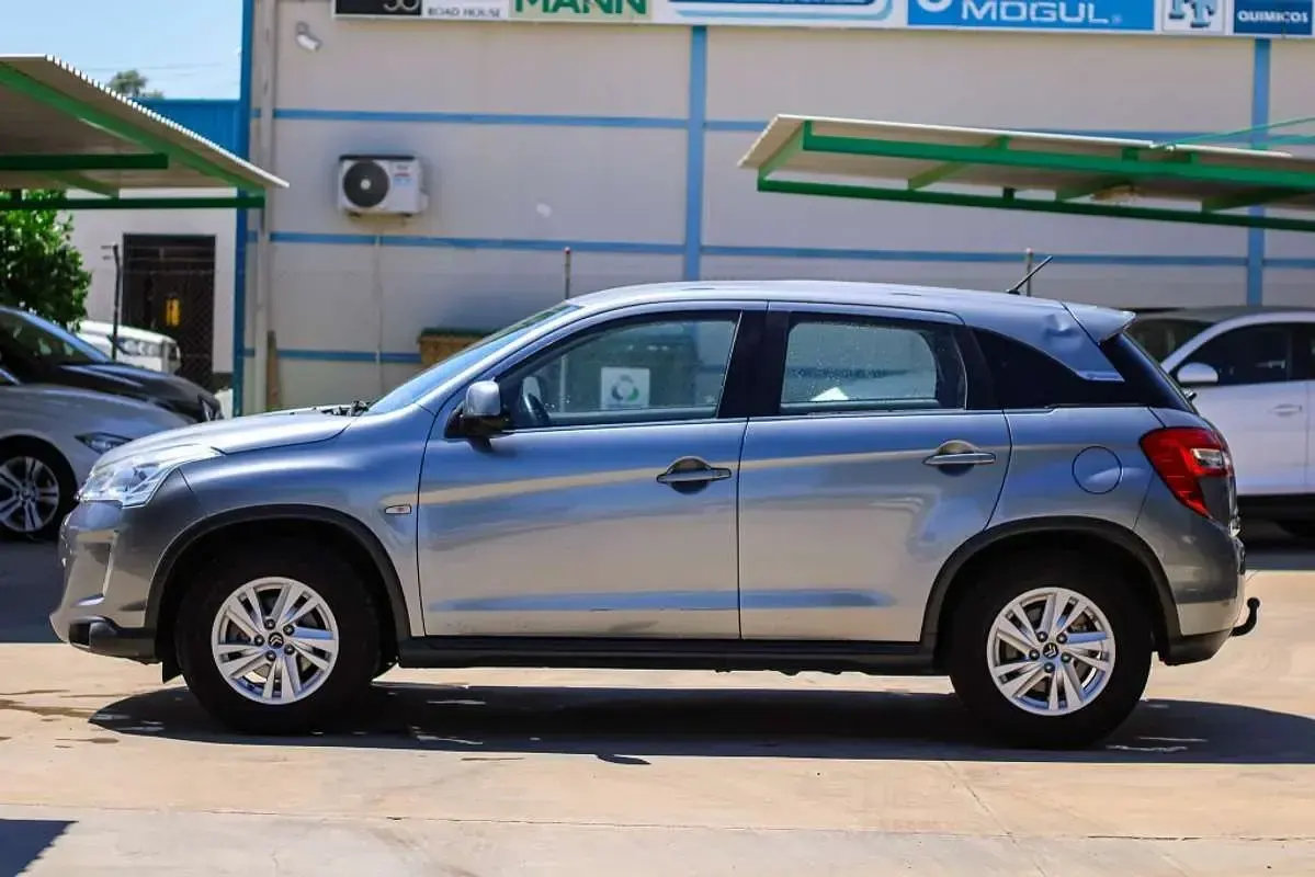 Usado Citroën C4 Aircross Exclusive 114 CV (83 kW) 2015 Gris SUV